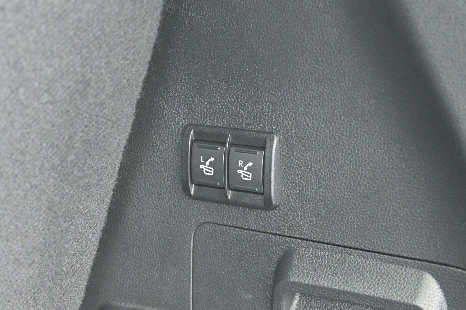 Used 2023 Toyota Sequoia Platinum AWD/4WD image 11