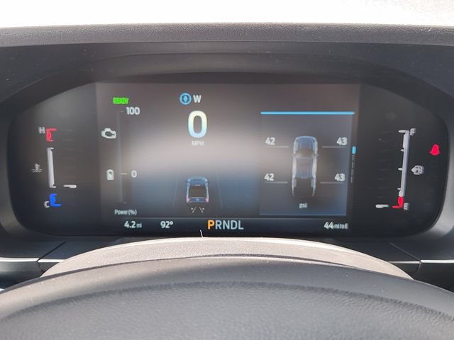New 2026 Ford Maverick XLT w/ XLT Luxury Package FWD image 11