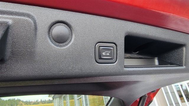 Used 2022 Chevrolet Equinox RS w/ RS Leather Package image 53