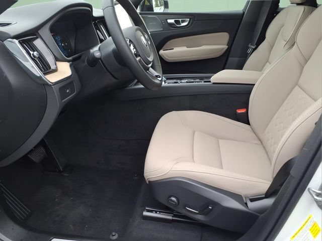 New 2026 Volvo XC60 B5 Plus w/ Protection Package Premier AWD/4WD image 15