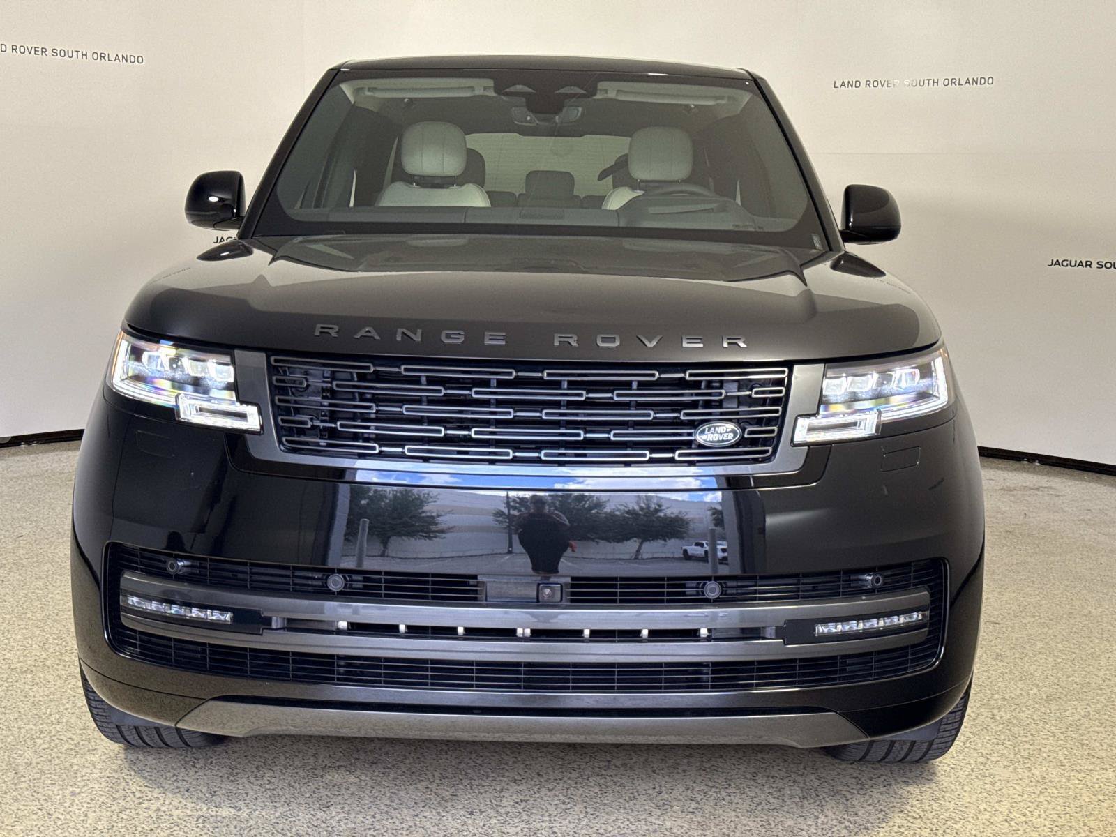 New 2027 Land Rover Range Rover Long Wheelbase SE AWD/4WD image 8