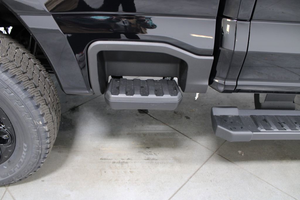 New 2026 Ford F250 Lariat w/ Black Appearance Package image 15