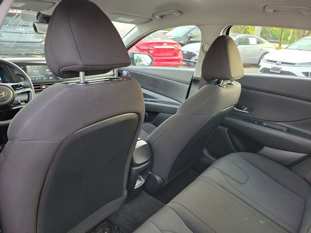 Used 2025 Hyundai Elantra SE FWD image 25