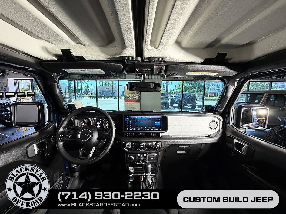 Used 2025 Jeep Gladiator Sport AWD/4WD image 20