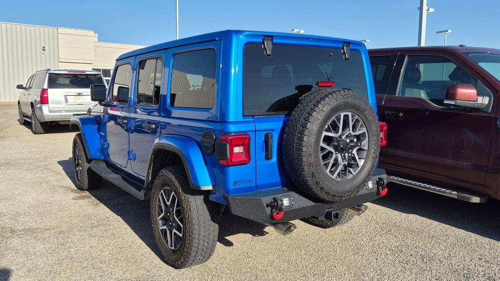 Used 2024 Jeep Wrangler Unlimited Sahara AWD/4WD image 3