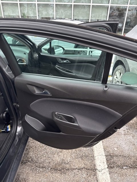 Used 2017 Chevrolet Cruze LT image 28