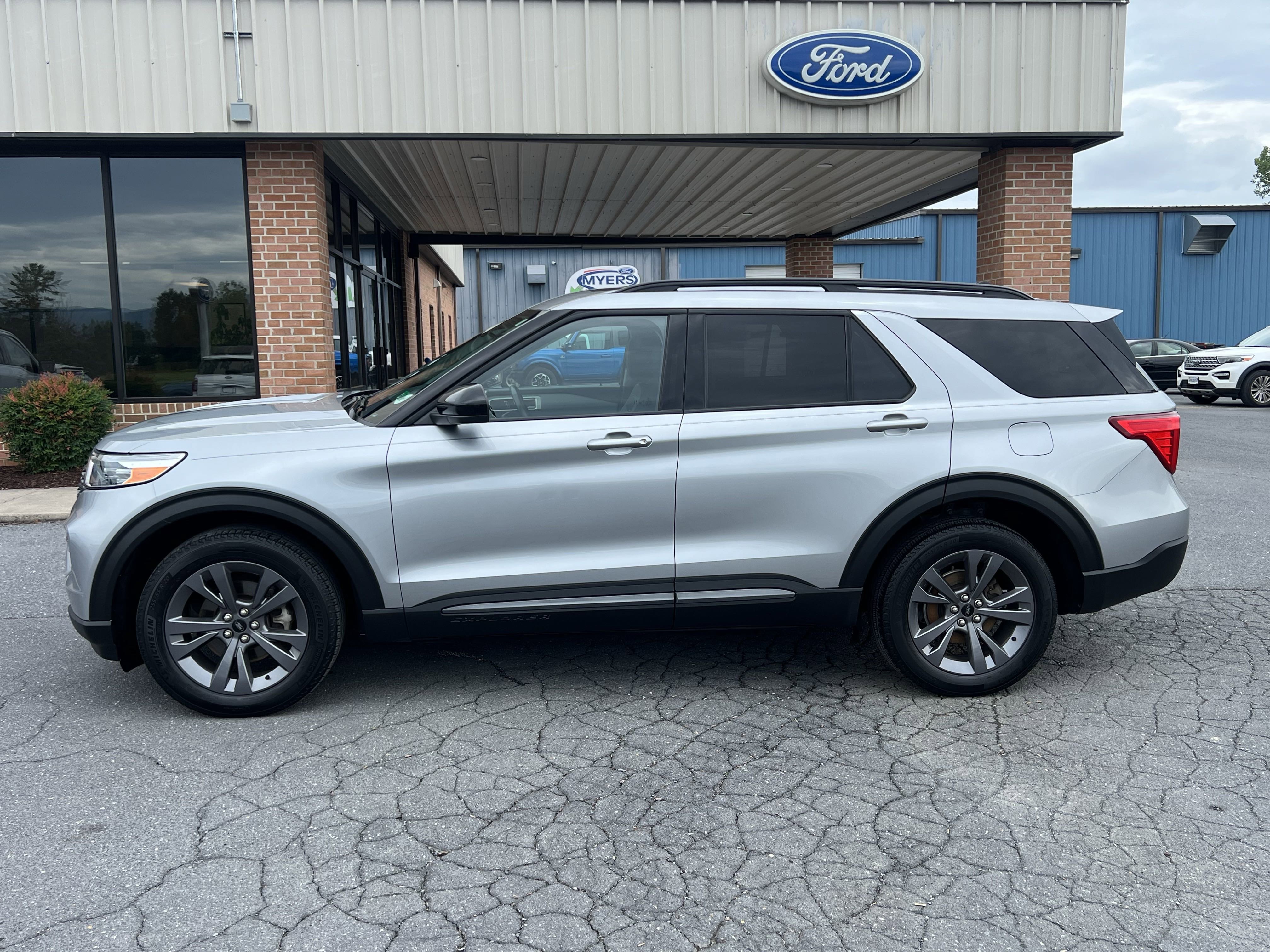 Used 2023 Ford Explorer XLT w/ Equipment Group 202A image 1