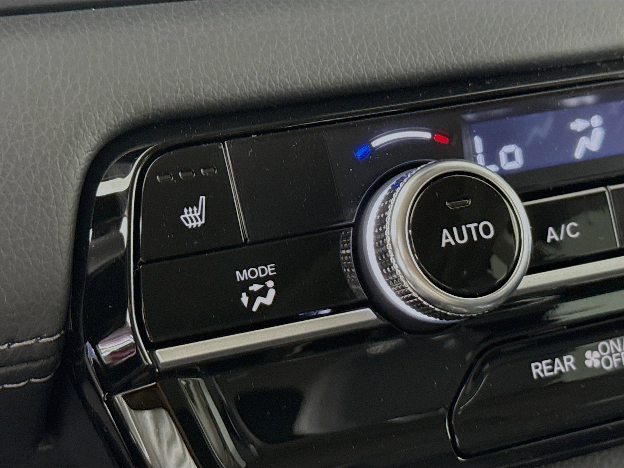 New 2025 Honda Pilot Touring image 25