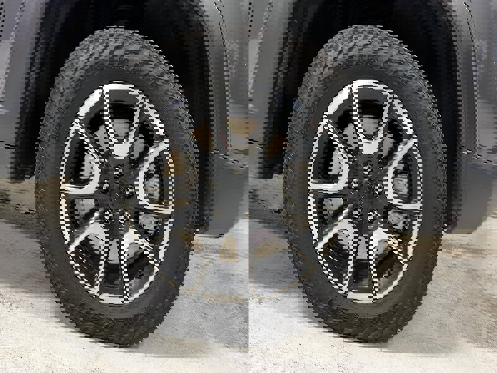 Used 2024 Jeep Compass Trailhawk image 27