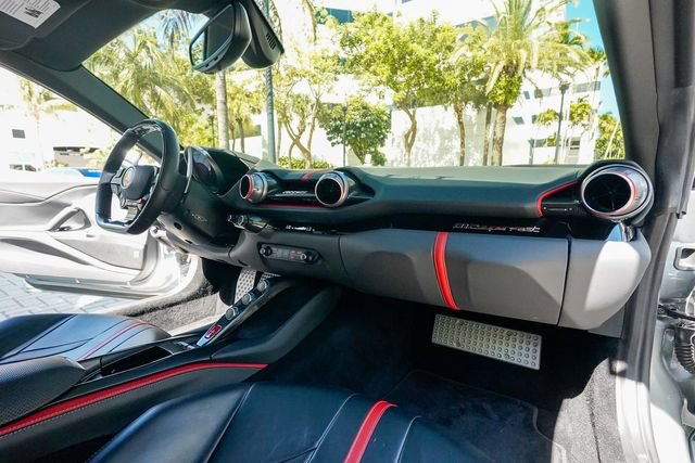 Used 2018 Ferrari 812 Superfast RWD image 74