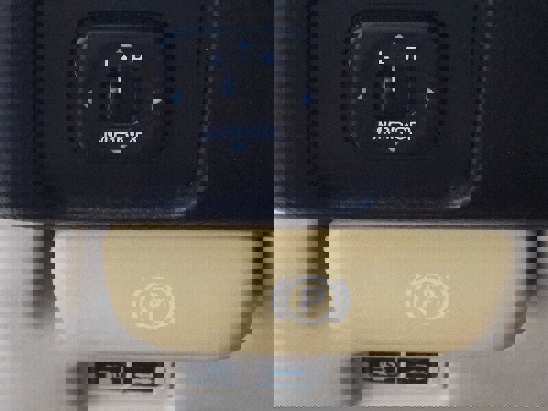 Used 2003 Lexus SC 430 Convertible image 22