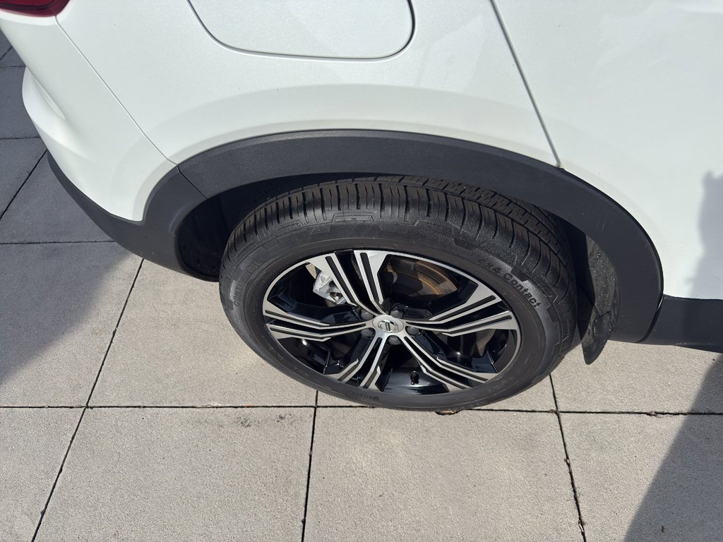 Used 2020 Volvo XC40 T4 Inscription w/ Protection Package Premier image 8