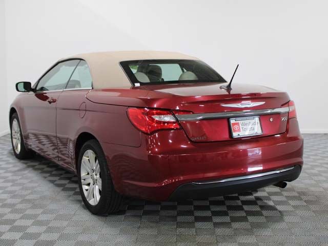 Used 2013 Chrysler 200 Touring FWD image 4
