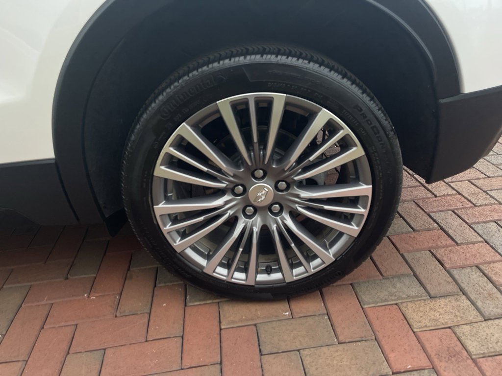 Used 2024 Cadillac XT4 Premium Luxury image 12