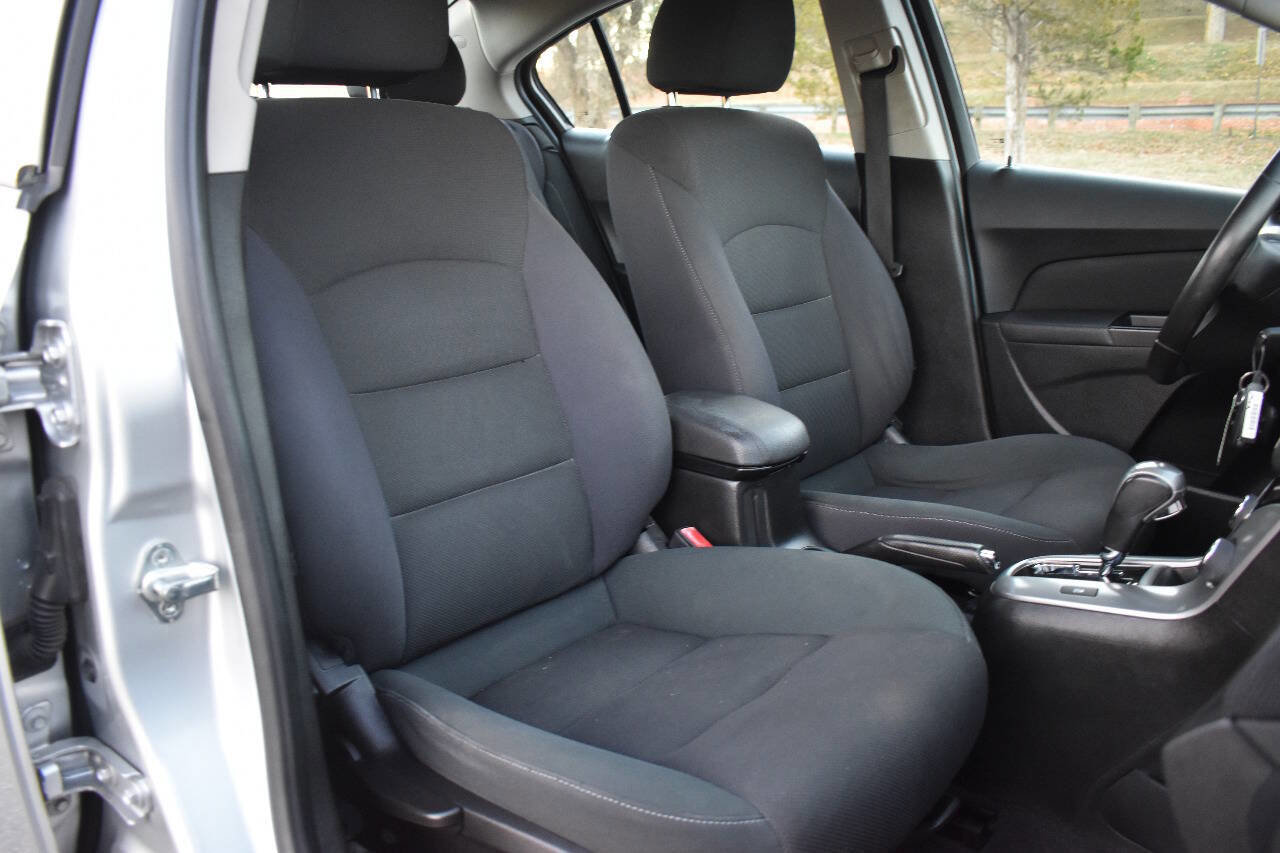 Used 2012 Chevrolet Cruze LT w/ RS Package image 13
