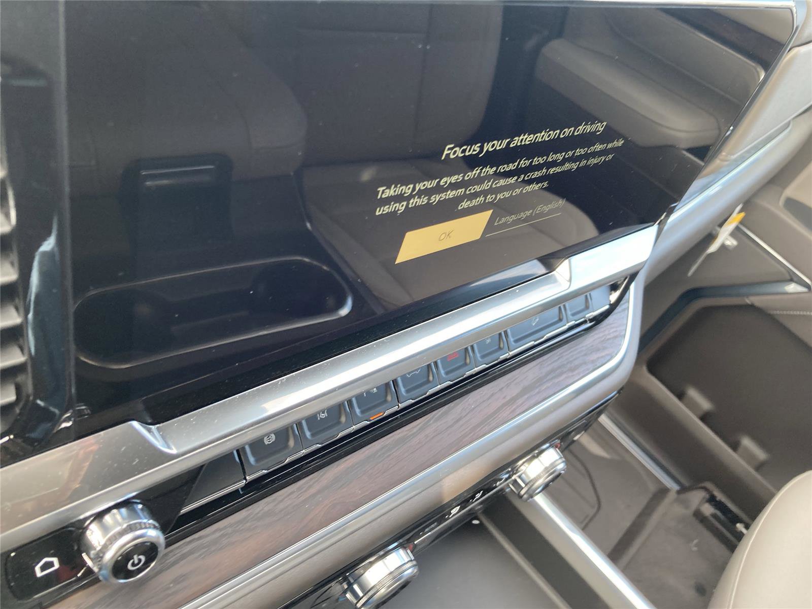 New 2026 GMC Sierra 2500 SLT w/ SLT Premium Package image 31