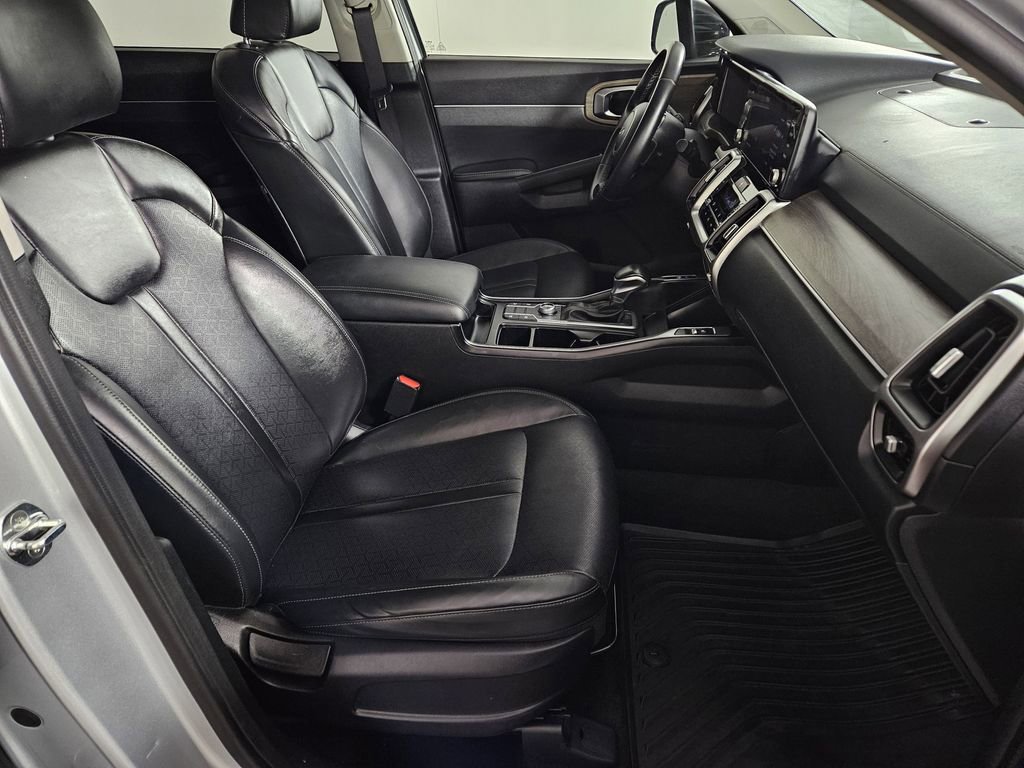 Used 2022 Kia Sorento S w/ Panoramic Sunroof Package AWD/4WD image 29