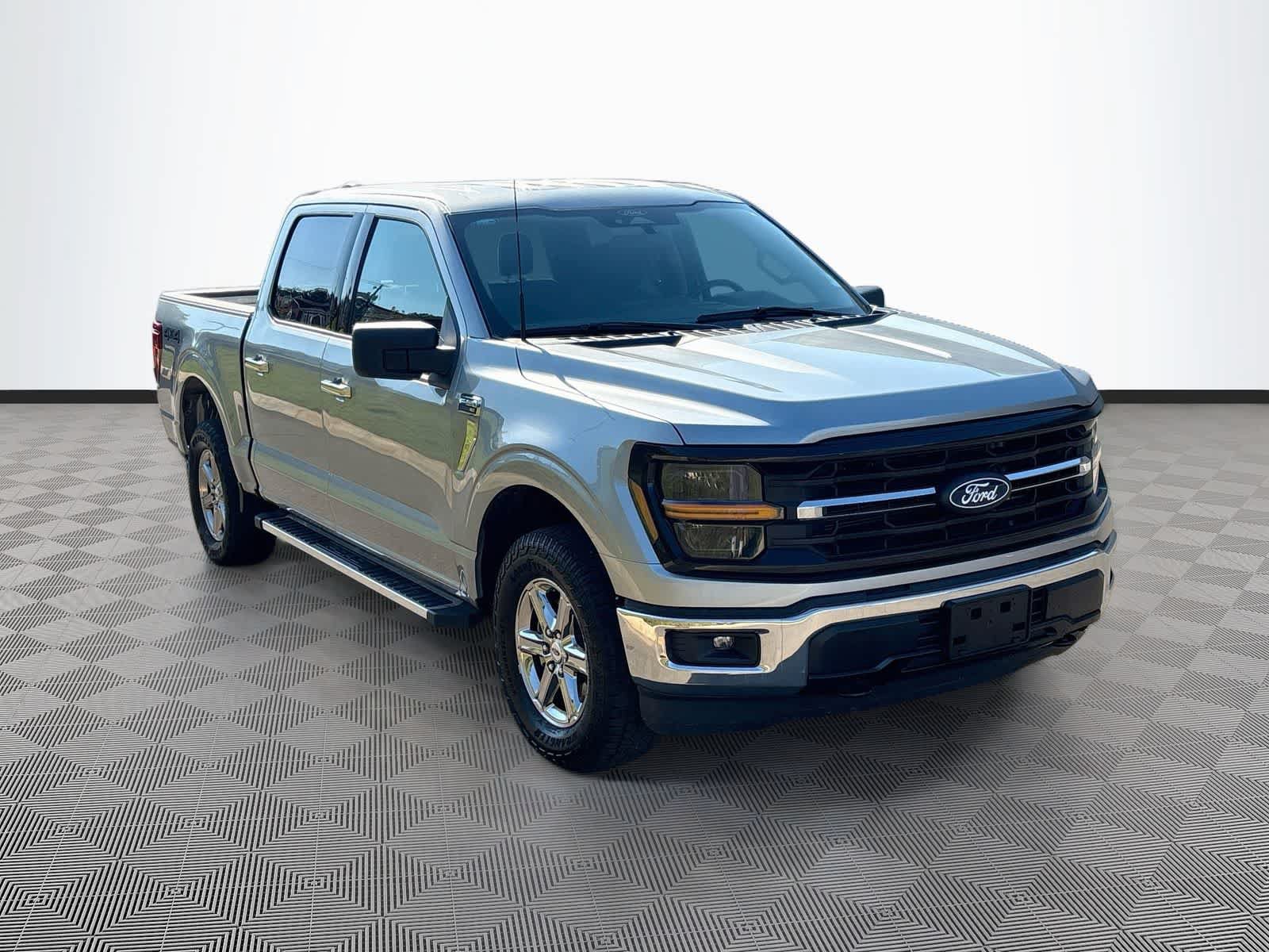 Used 2025 Ford F150 XLT w/ Equipment Group 301A Standard AWD/4WD image 3