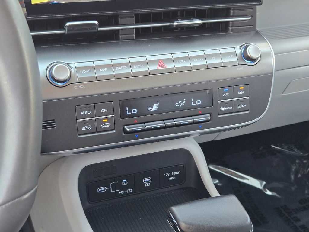 Certified 2024 Hyundai Kona SEL AWD/4WD image 35