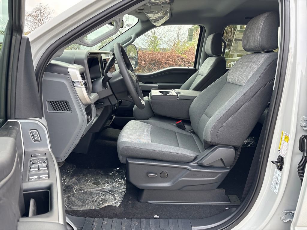 New 2026 Ford F250 XLT w/ XLT Premium Package image 30