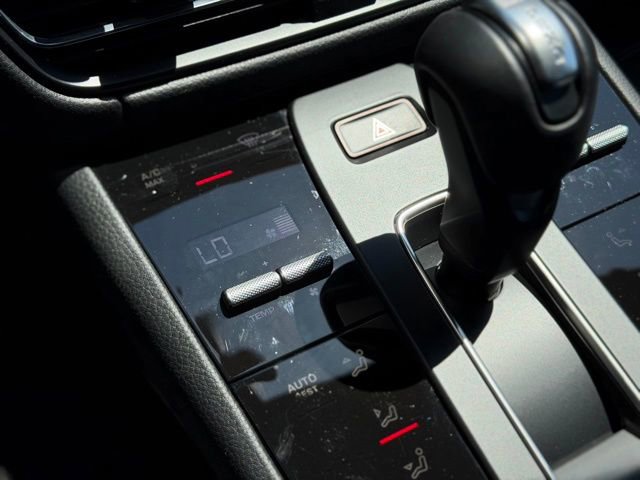Used 2025 Porsche Macan AWD/4WD image 48