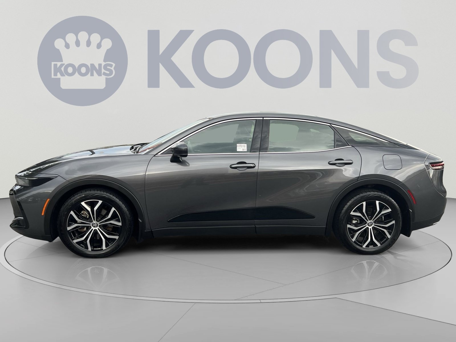 Used 2023 Toyota Crown AWD/4WD image 2