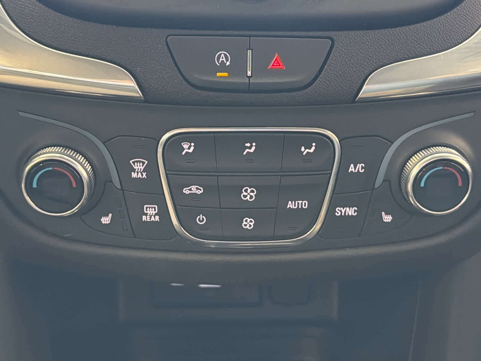 Used 2024 Chevrolet Equinox LT w/ LPO, Floor Liner Package FWD image 46