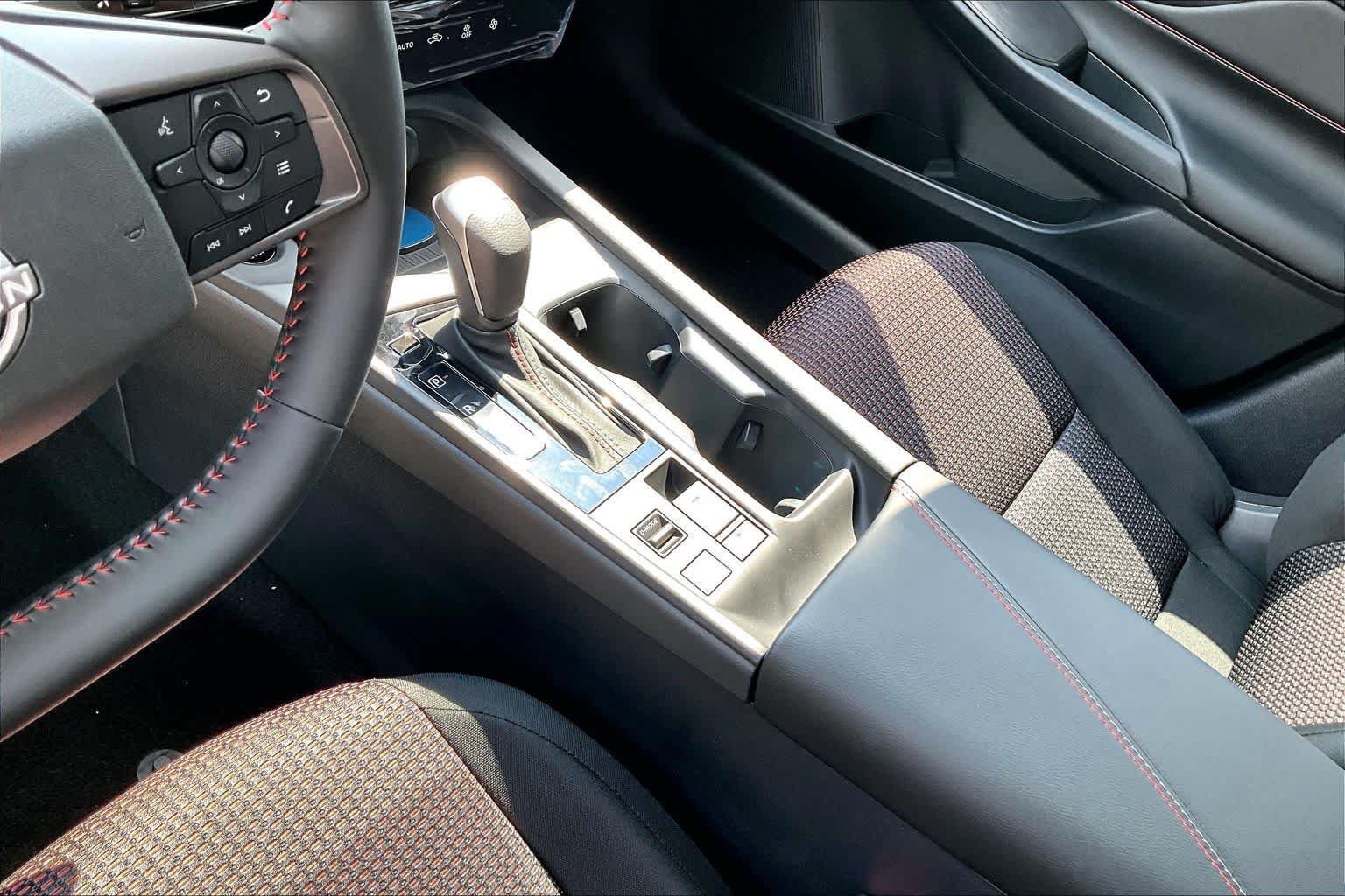New 2027 Nissan Sentra SR w/ Floor Mat Package FWD image 11