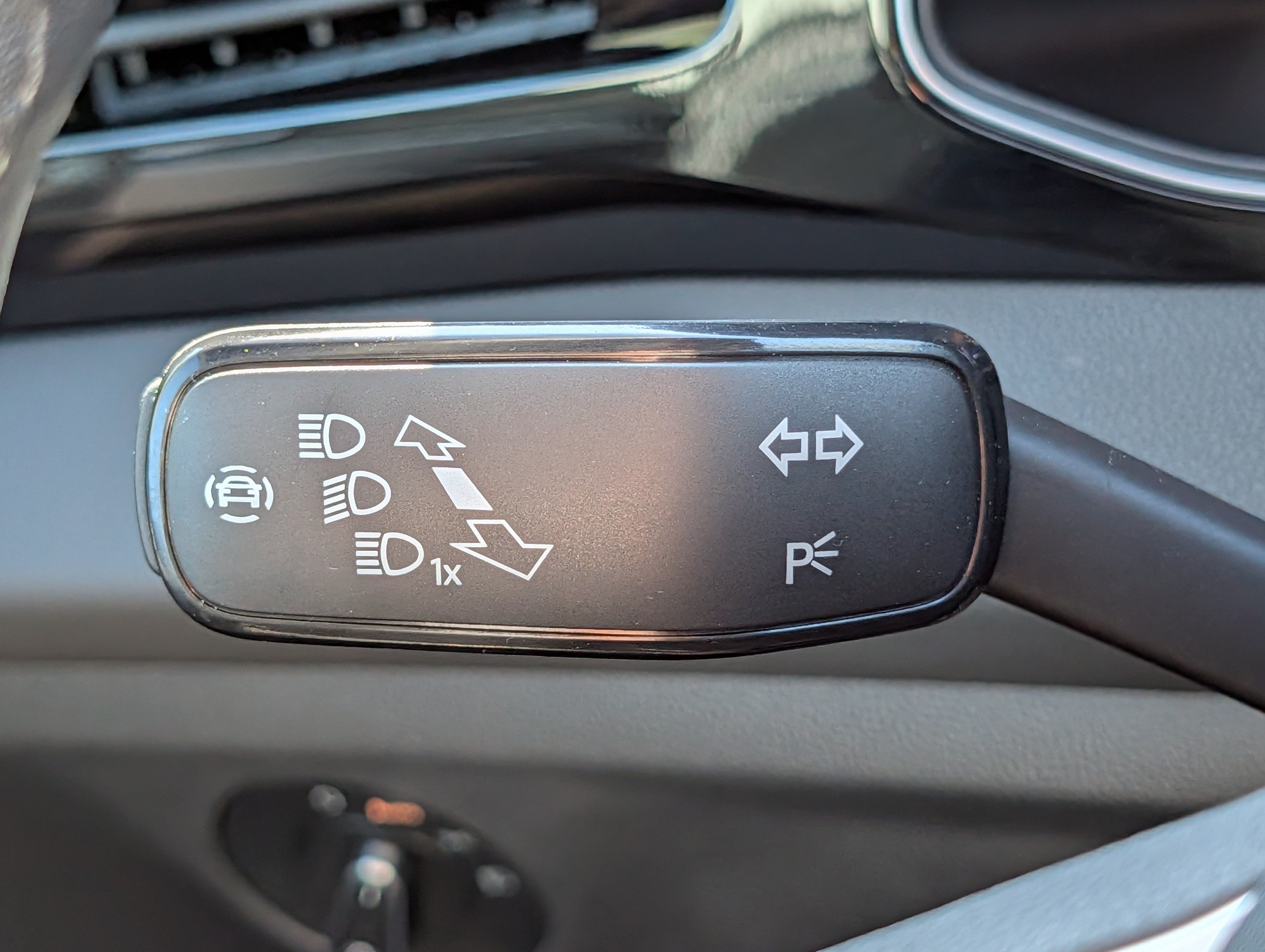 Used 2025 Volkswagen Jetta Sport FWD image 31