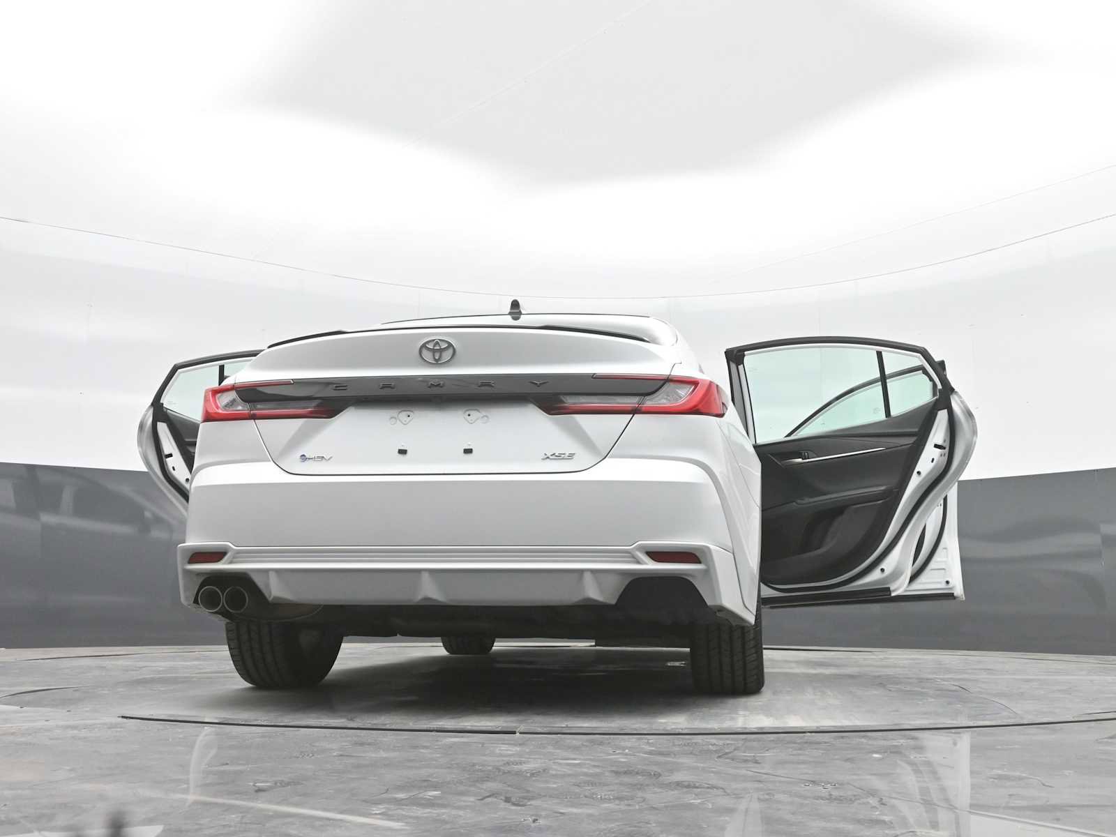 Used 2025 Toyota Camry XSE image 41