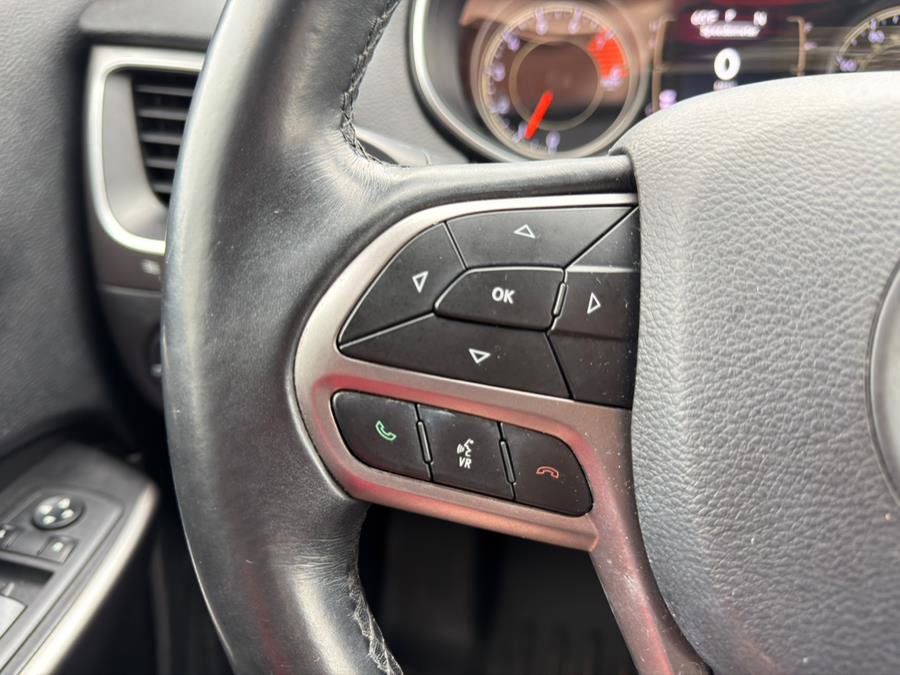 Used 2019 Jeep Cherokee Latitude Plus image 17