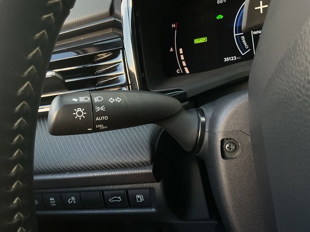 Used 2025 Toyota Camry SE FWD image 32