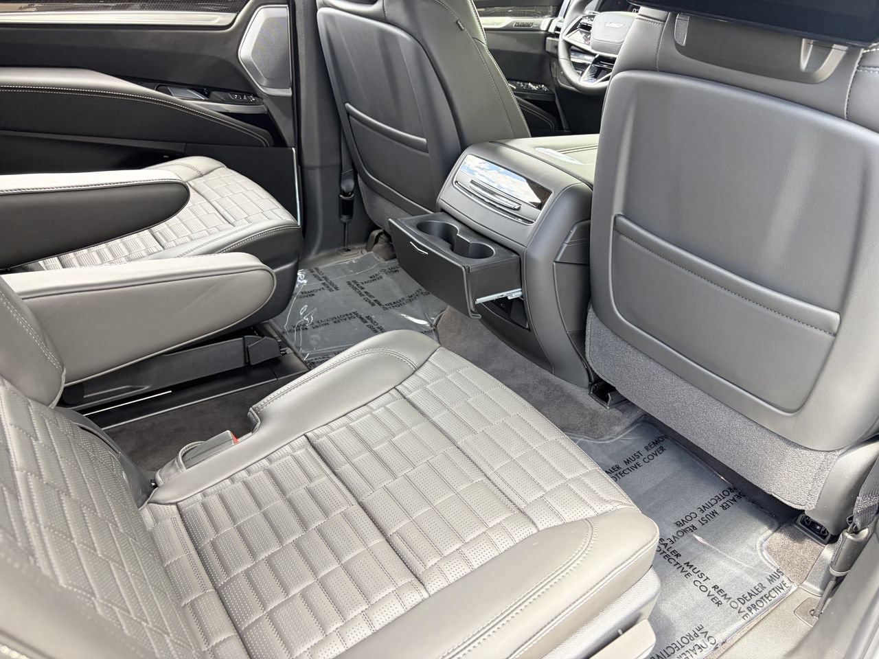 Certified 2026 Cadillac Escalade ESV V AWD/4WD image 15