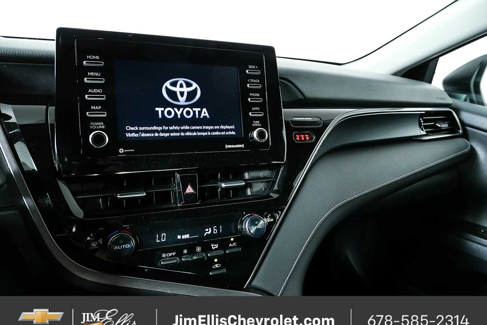 Used 2024 Toyota Camry SE FWD image 12
