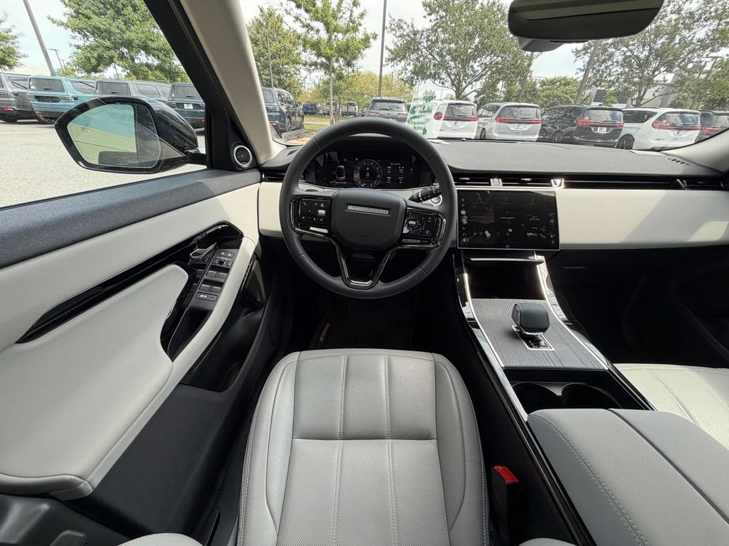 Used 2024 Land Rover Range Rover Evoque S AWD/4WD image 18