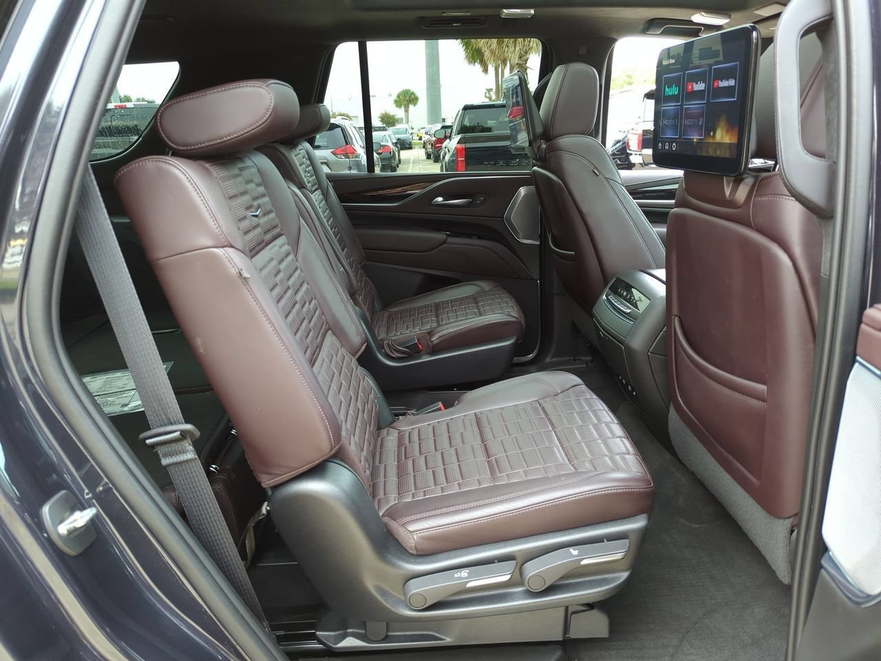 Certified 2023 Cadillac Escalade Premium Luxury Platinum AWD/4WD image 24