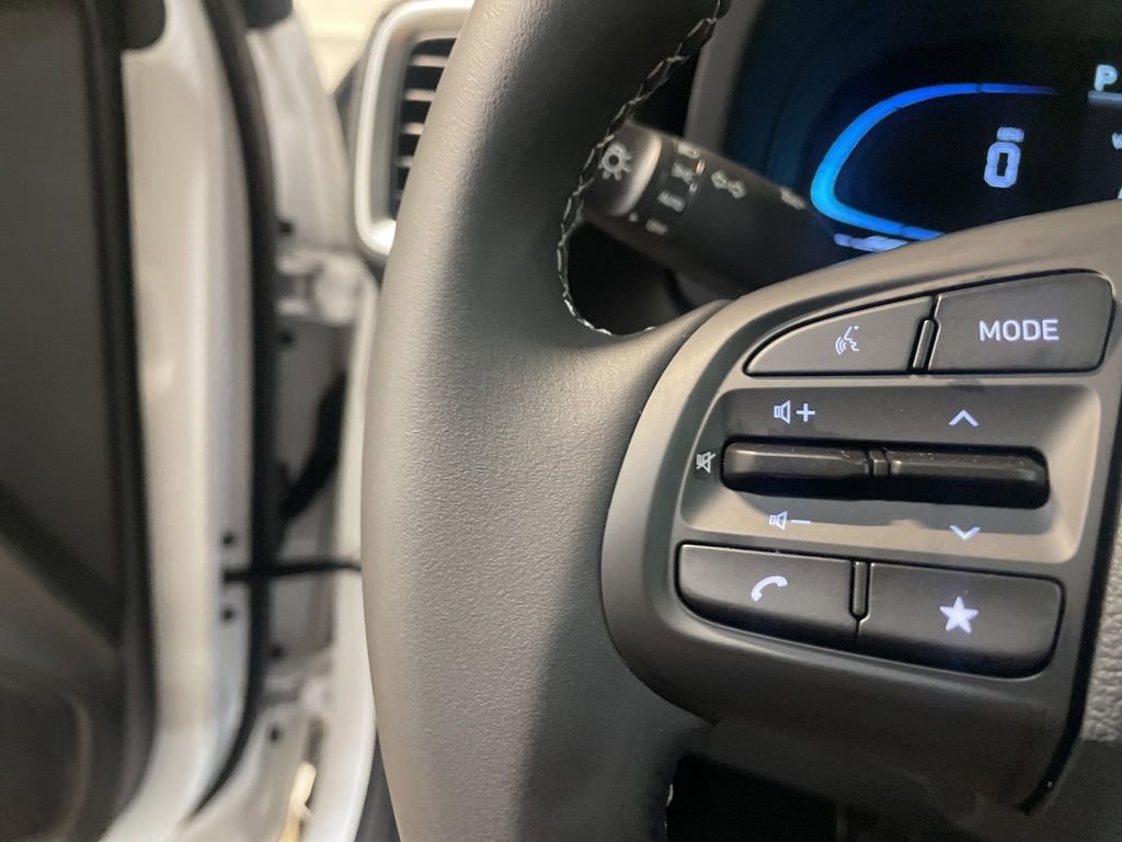 New 2025 Hyundai Venue SEL image 29