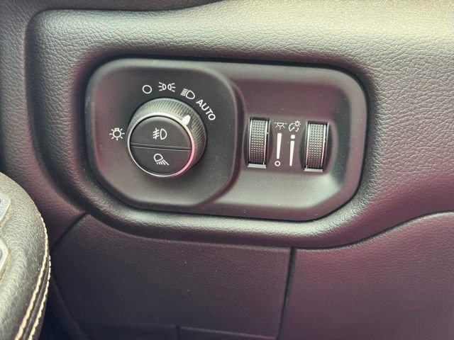 Used 2023 RAM 3500 Laramie AWD/4WD image 37