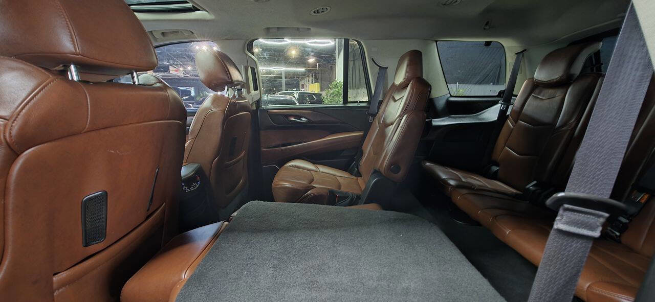 Used 2016 Cadillac Escalade Luxury image 24