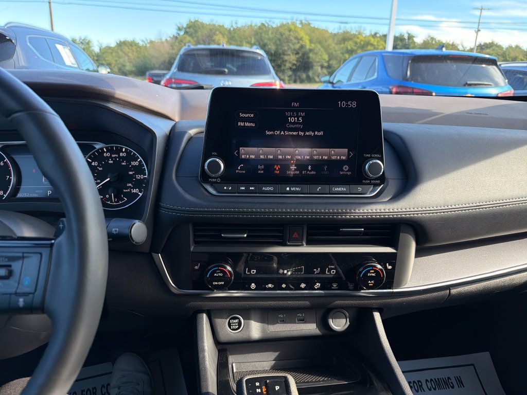 Used 2023 Nissan Rogue SV w/ SV Premium B Package AWD/4WD image 22