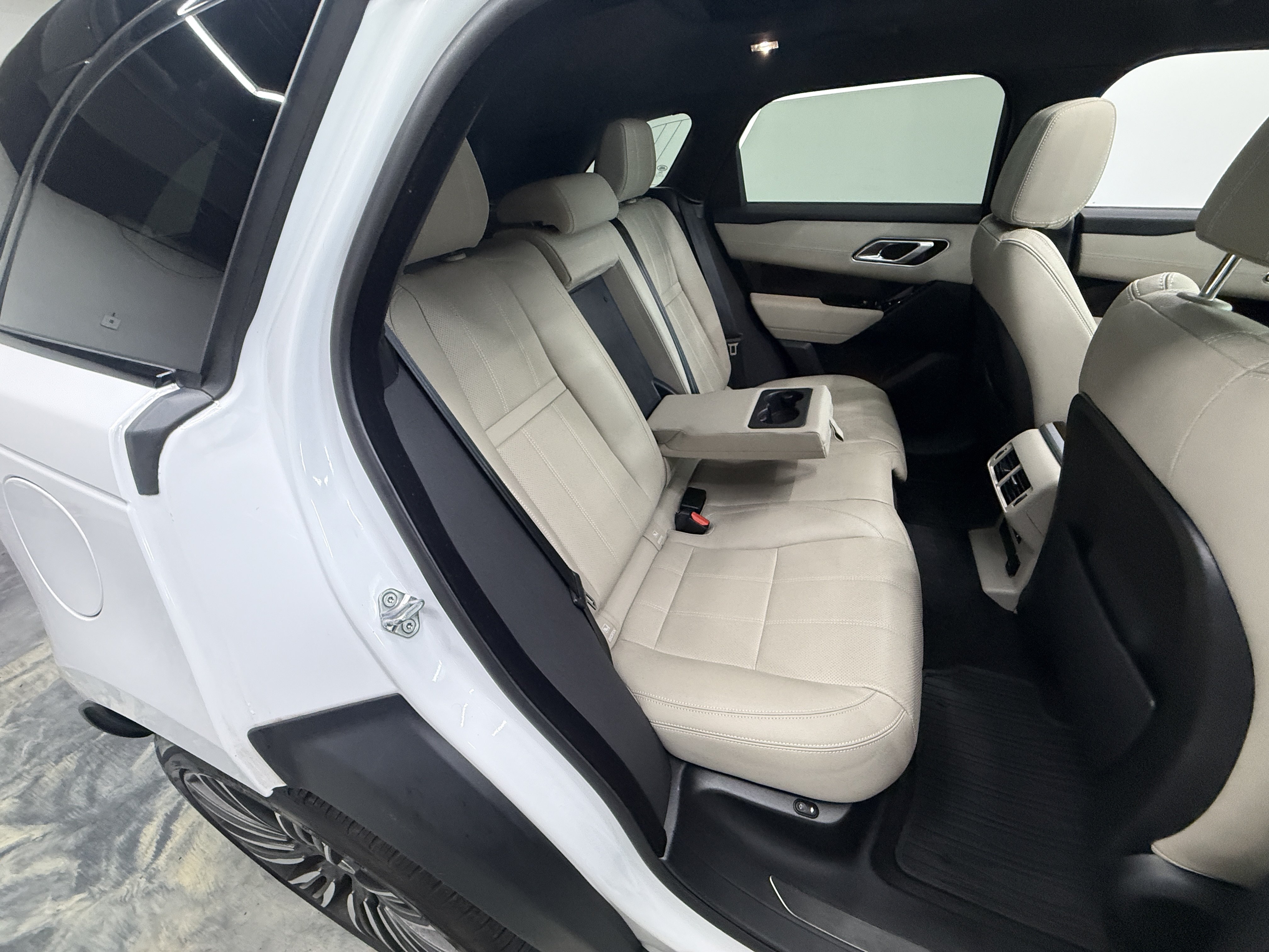 Used 2022 Land Rover Range Rover Velar R-Dynamic S AWD/4WD image 25