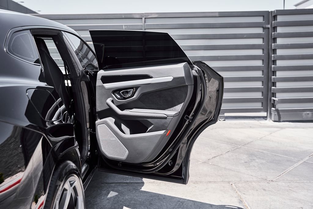 Used 2022 Lamborghini Urus AWD/4WD image 25