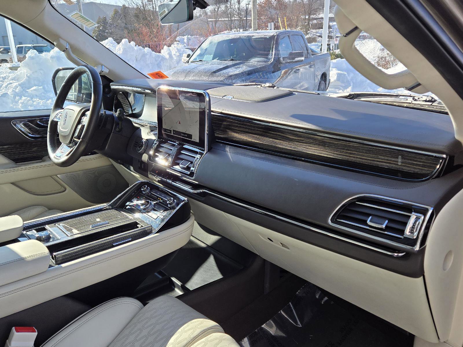 Used 2020 Lincoln Navigator Black Label image 11