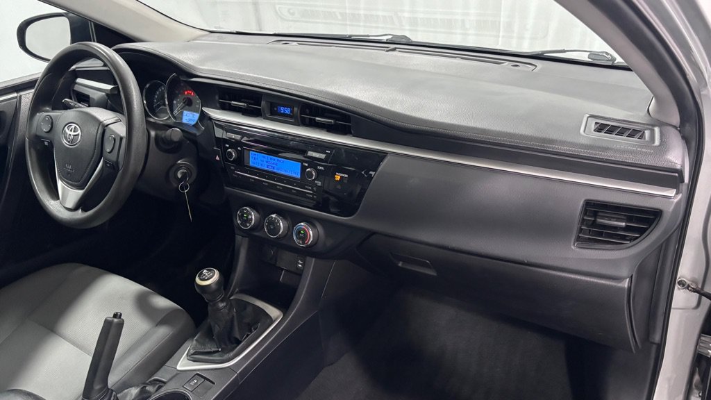 Used 2015 Toyota Corolla L FWD image 16