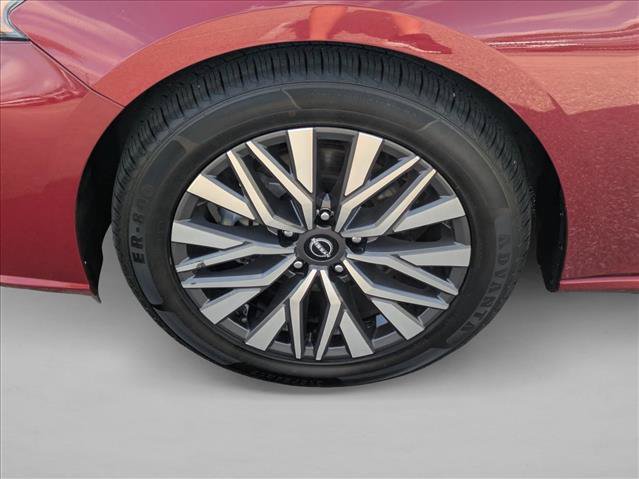 Used 2024 Nissan Altima 2.5 SV FWD image 21