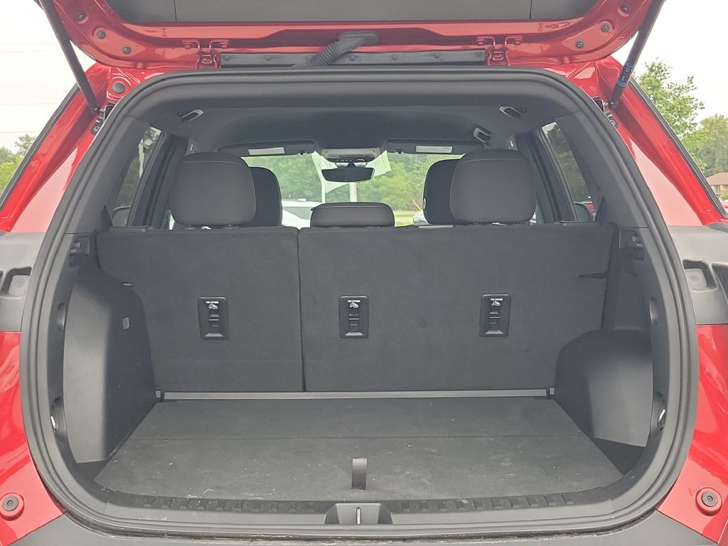 Certified 2026 Chevrolet Equinox LT w/ Safety and Technology Package FWD image 32