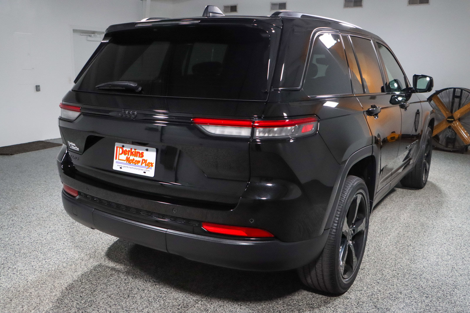 Used 2022 Jeep Grand Cherokee Altitude image 7