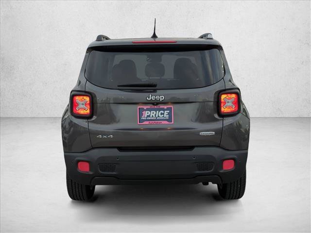 Used 2017 Jeep Renegade Latitude w/ Advanced Technology Group AWD/4WD image 6