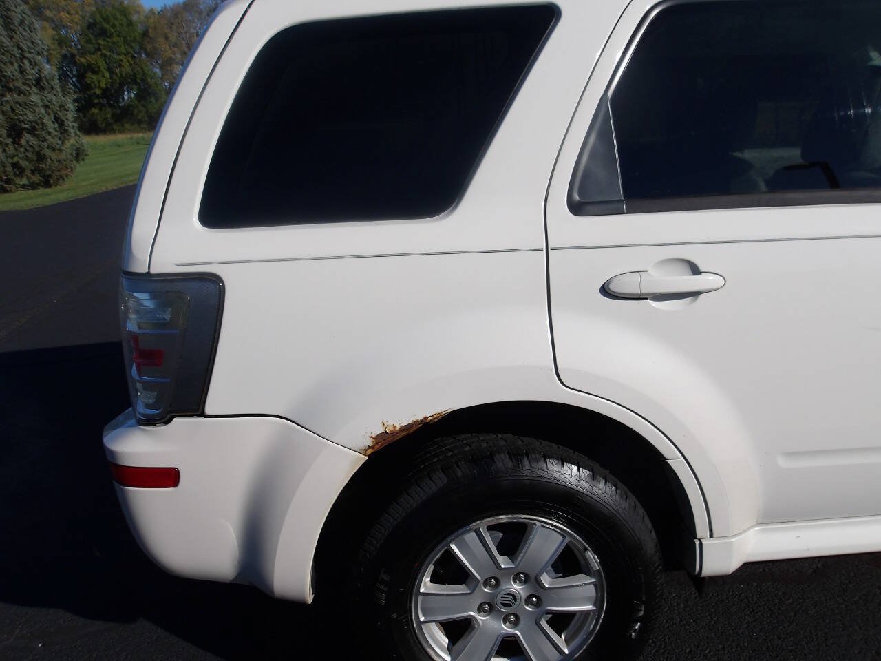 Used 2010 Mercury Mariner 2WD image 36