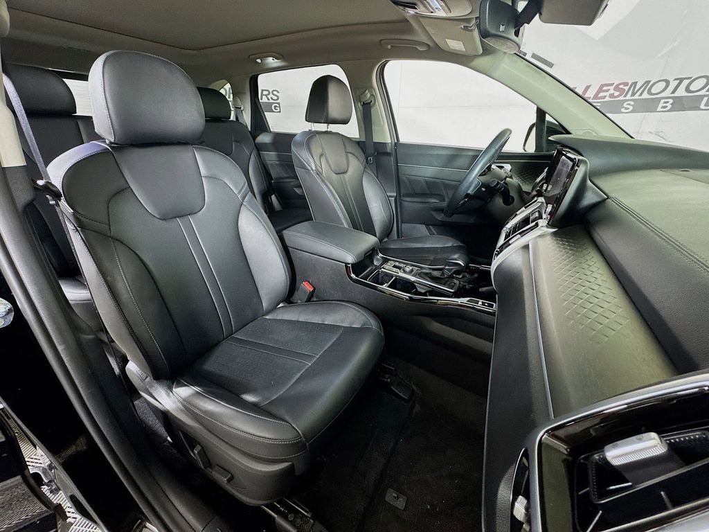 Used 2023 Kia Sorento SX image 30